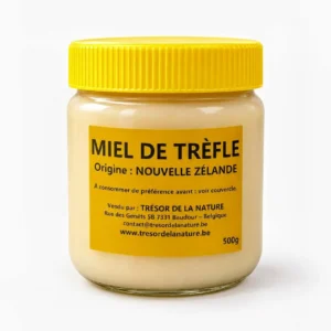 Pot de miel de trèfle de Nouvelle-Zélande 500 g sur fond blanc – Trésor de la Nature